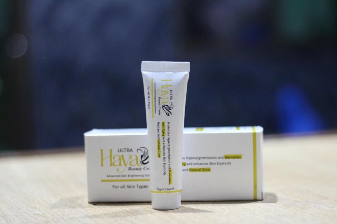 Whitening Cream for All Skin Types with Gold Pump