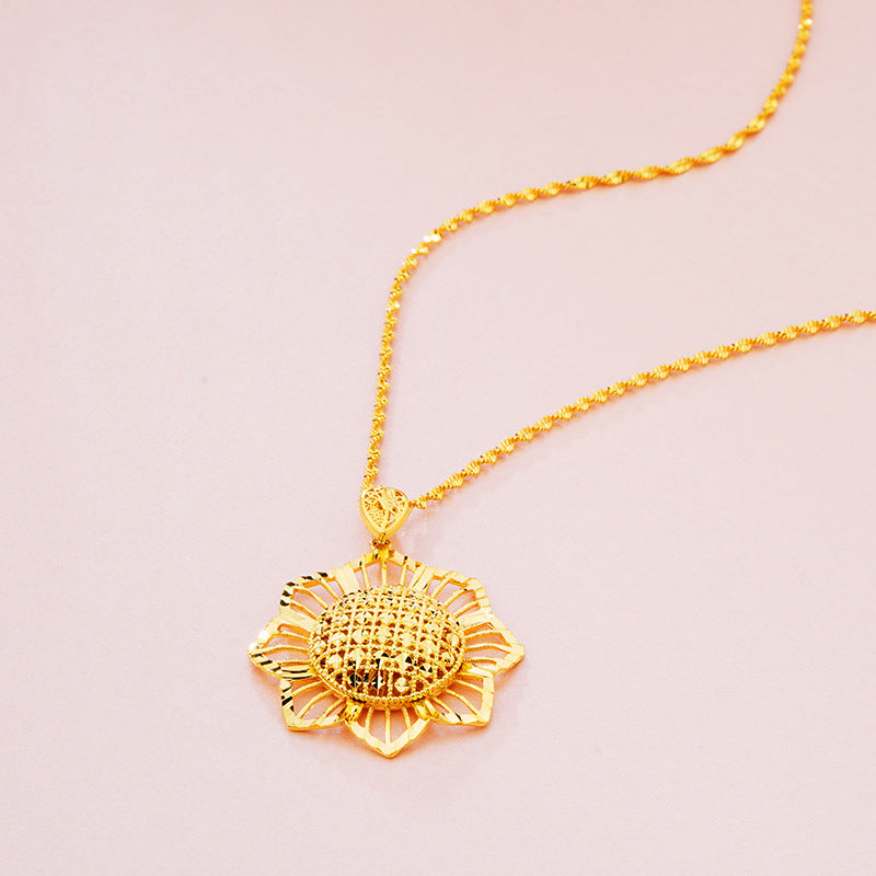 Gold Sunflower Pendant Necklace for Women Retro Ethnic Jewelry